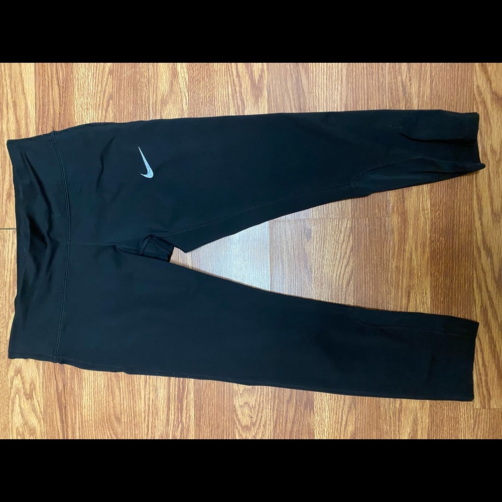 Medium Black Drifit Nike Cropped Legging